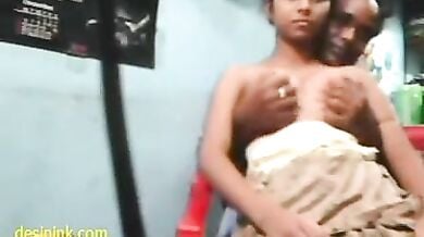 इंडियन गर्ल जूली को उसके अंकल ने चोदा