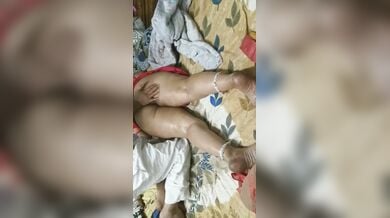 मोटी गांड वाली मम्मी का सेक्सी मसाज