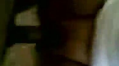 मुठ निकलने के बाद भी आंटी की चुदाई जारी रखी