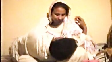 पौने घंटे तक भांजे ने मौसी को चोदा