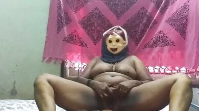 बड़े चुंचे वाली आंटी ने चूत दिखाई