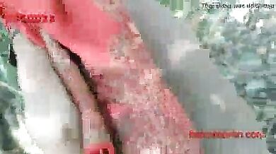 देसी लड़की को गार्डन में ले जा कर चोदा