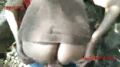 देसी लड़की को गार्डन में ले जा कर चोदा