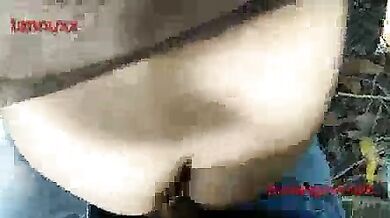 देसी लड़की को गार्डन में ले जा कर चोदा