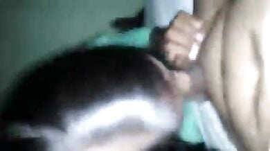 कामवाली की बेटी को पचास रुपया देकर लंड चुसाया