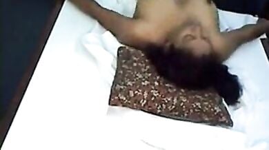 काले नीग्रो आदमी को बुला कर चुदवाया