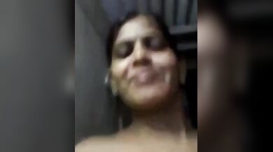 बेशरम मल्लू चाची के कड़क बूब्स की सेल्फी वीडियो