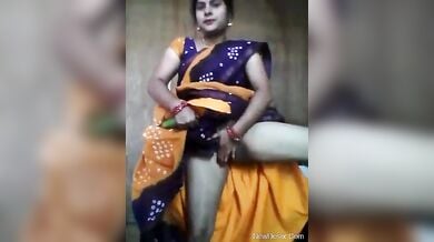 Rajasthani aunty ne kakdi se chut chodi