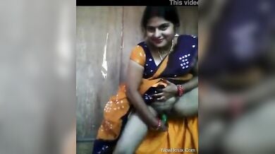 Rajasthani aunty ne kakdi se chut chodi