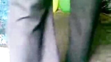 देहात की देसी भाभी की चुदाई लिटा के