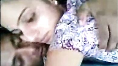 मकान बनाने वाले कारीगर के साथ गुजराती लड़की