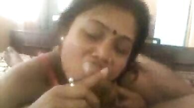 मल्लू माँ ने अच्छे से लौड़ा चूस कर चुदवाया बेटे से