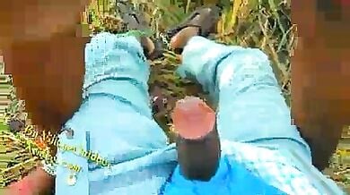 पति के लम्बे लण्ड पर बैठ कर जंगल के बीच चूत चुदाई