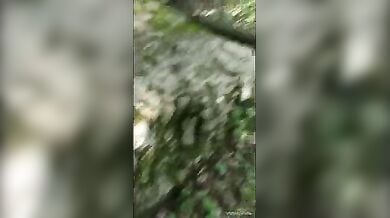 गर्लफ्रेंड को चोदा जंगल के अंदर