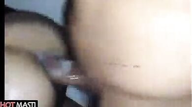 देसी गांड की चुदाई बहुत सारा क्रीम लगा कर