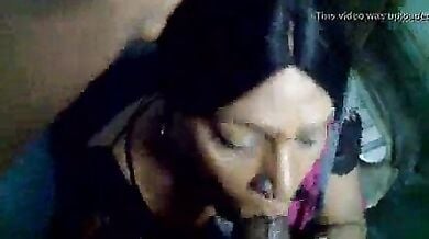 चलती हुई ट्रेन में काला लंड चूसा आंटी ने