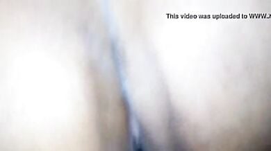 बंद कमरे में जवान आदमी ने आंटी को चोदा