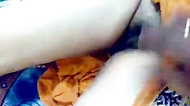 बड़े बड़े दूध वाली मलयाली महिला की बुर पर लौड़ा मसला