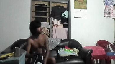 मॉल में मिली आंटी घर पर आ के चुदी