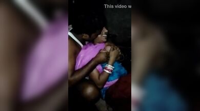 बिहारी रंडी का बूब्स प्रेस – ग्रुपसेक्स