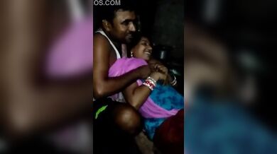 बिहारी रंडी का बूब्स प्रेस – ग्रुपसेक्स