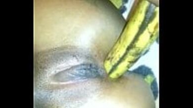 भाभी ने गांड में केला लिया