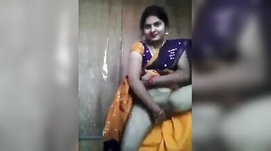 Pyasi chut ko kheera khilaya aunty ne
