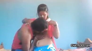 पड़ोसन बड़ी सेक्सी भाभी है