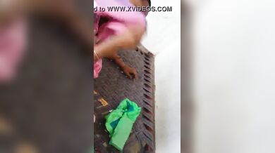मुस्लिम आंटी ने चूत और गांड का होल दिखाया