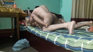 रंडी की चूत फाड़ी टाँगे पूरी फैला के