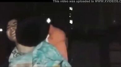 गर्लफ्रेंड को रात में घर बहार बुला कर चूची मसली