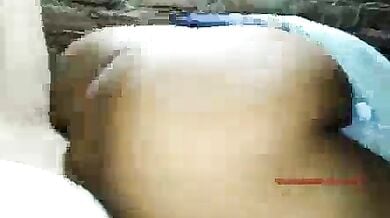 जेठ ने जवान भाभी को पकड के चोदा