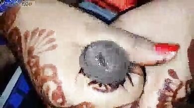 साडी पहन के काला लंड हिलाया भाभी ने