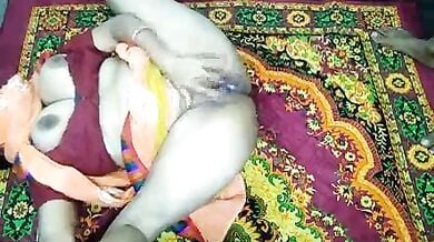 बूढी चूत सास की हिला हिला के चोदी