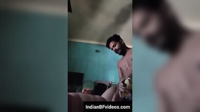 तेल लगाके चोदा गर्लफ्रेंड की मोटी चुत