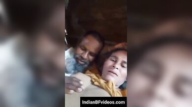 मुस्लिम मैच्योर कपल का बूब्स सकिंग एमएमएस