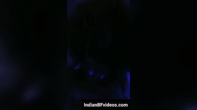 अँधेरे कमरे मे लंड चूस घोड़ी बन चुदी रंडी लड़की