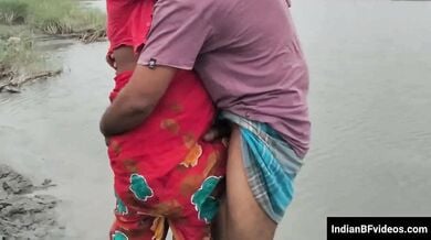 तालाब के किनारे जवान लंड से चुदी विलेज ऑन्टी