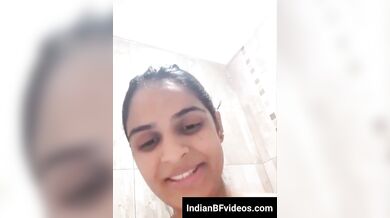 दीदी ने दिखाई अपनी सुबह की सेक्सी दिनचर्या