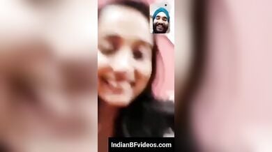 वीडियो कॉल पर लड़की ने सरदार भाई को दिखाए अपने बूब्स