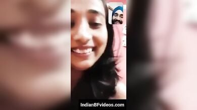 वीडियो कॉल पर लड़की ने सरदार भाई को दिखाए अपने बूब्स