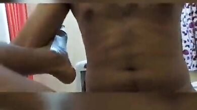 हिजड़े के साथ लंड को लड़ा मारी हिजड़े की गांड