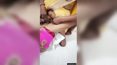 देसी सुन्दर किन्नर के गांड को चोदा उसके किन्नर साथी ने