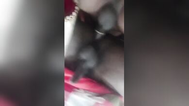 आदमी ने पीछे से मारी साड़ी पहनी छक्के की गांड