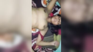 आधी रातको बीवी की चुदाई कर उसकी चीखे निकाल दिया पति ने