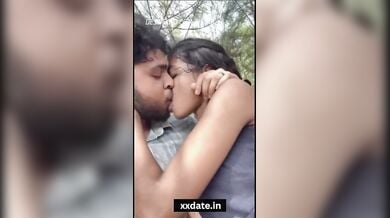 स्लिम जीएफ की चुदाई और साउथ गर्ल का जंगल कांड!