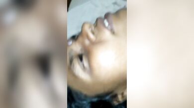 लंड पकड़ चिकनी चुत ने घुसाईं मल्लू भाभी ने