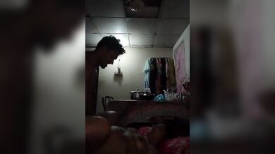 हार्ड चुदाई का मजा लेते हुए झाड गई हॉर्नी वाइफ