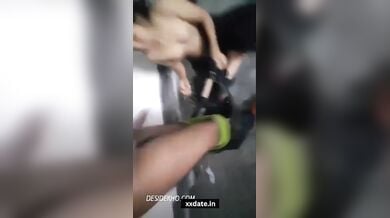 मकान मालकिन की बीवी ने नए किराएदार का ब्लोजॉब से किया स्वागत