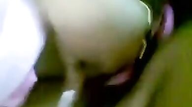 स्लिम, गोरी बीवी के मुलायम बूब दबाएं, मोटी चूत चुदाई